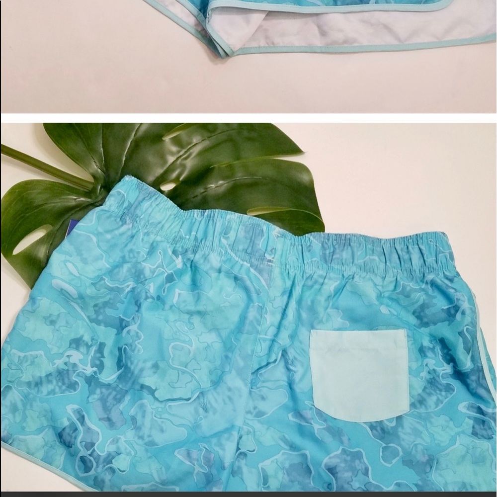 HUK Chillin Deck Fishing Shorts Blue Water Pattern Size XL
